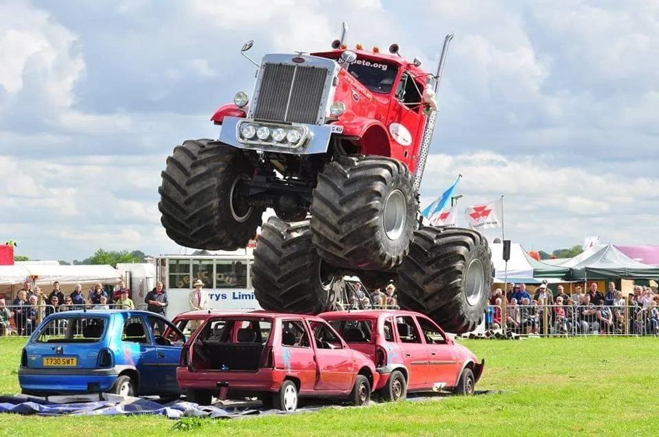 Monster Truck and Cars Monster Truck vs Cars