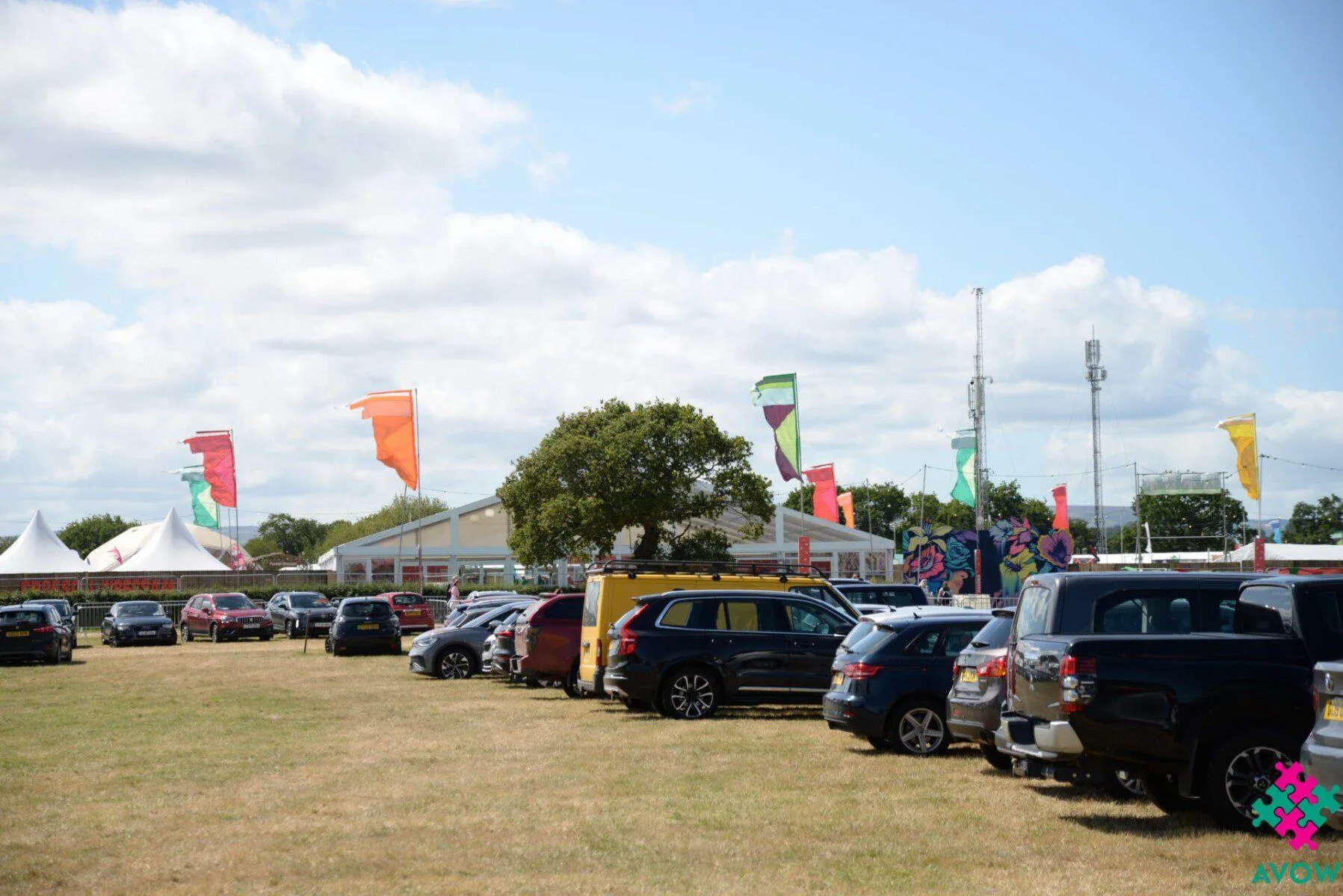Cars waiting for the Eisteddfod