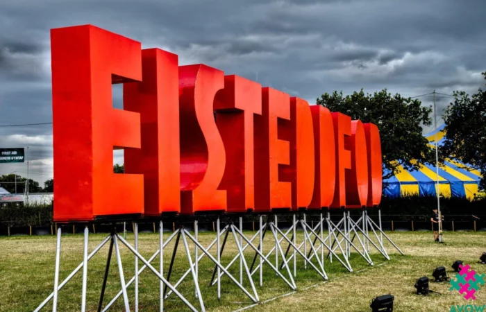 Eisteddfod Sign against a cloudy-grey sign